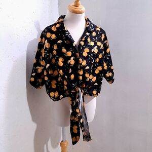 Cider | Black and yellow lemon pattern Women's cropped tie Top